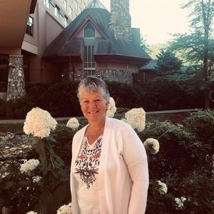 Meet your Posher, Pam